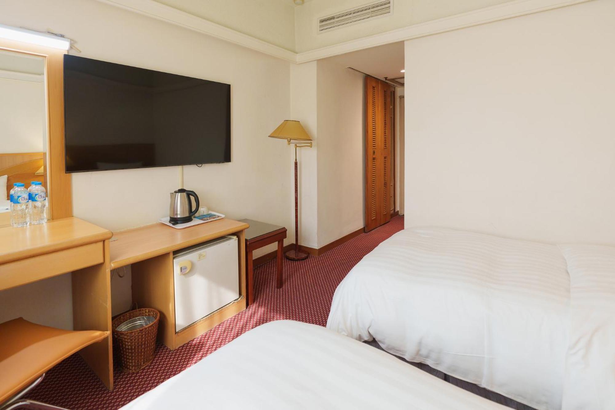 Oriental Hotel Tainan Exterior photo