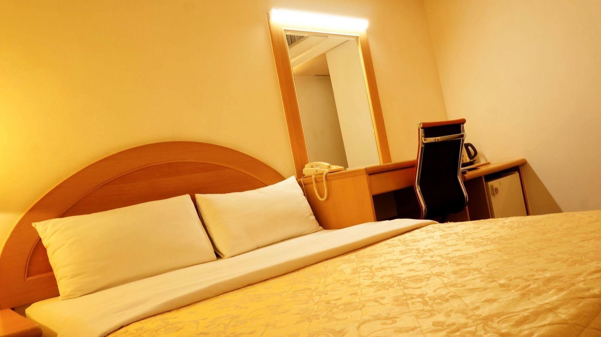 Oriental Hotel Tainan Exterior photo