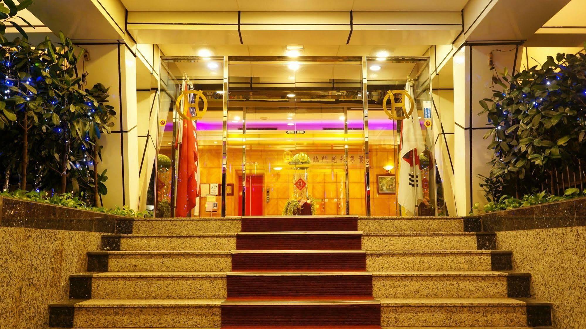 Oriental Hotel Tainan Exterior photo